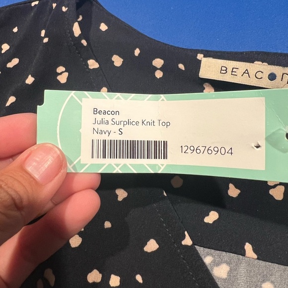 Beacon Julia Surplice Navy with Tan Spots Knit Top Size Small Stitch Fix - Picture 6 of 7